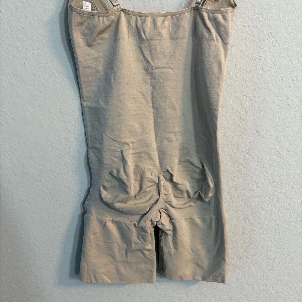 ASSETS by SPANX Women's Remarkable Results All-In-One Body Slimmer - Picture 11 of 12